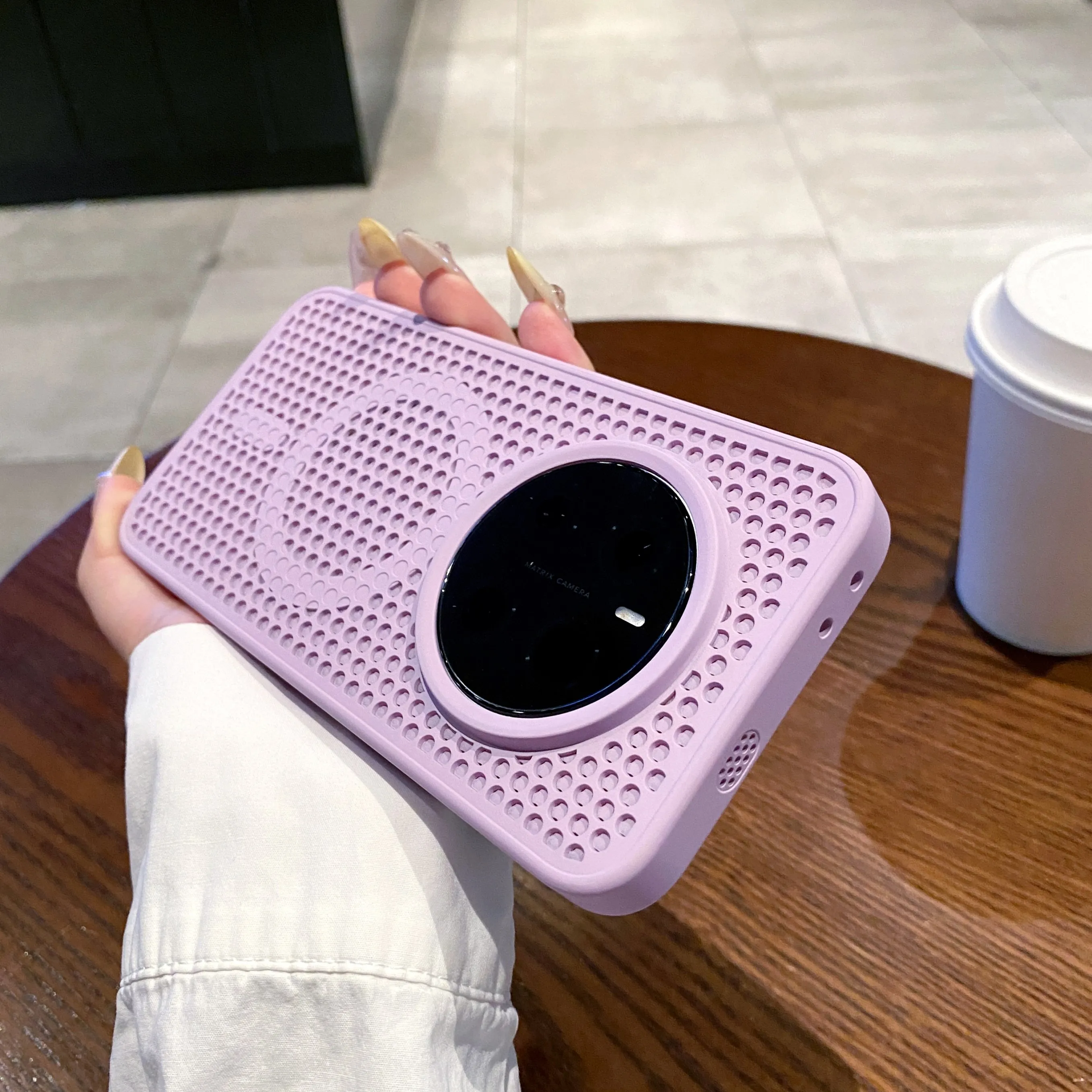 Dissipate Heat Magnetic Shockproof Cooling Case with Mesh Back Cover