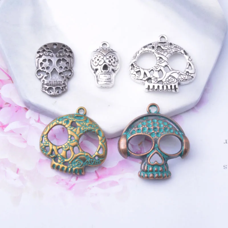 10 Stück/Lot Legierung Halloween Gothic Totenkopf-Anhänger Punk Antik-Cyan Anhänger für DIY Ohrringherstellung