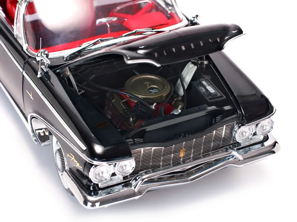 1/18 Plymouth Fury Hard Top1960　ミニカー Sunstar Platinum 1960 Plymouth Fury hardtop 1:18 #532 - Big Bill's