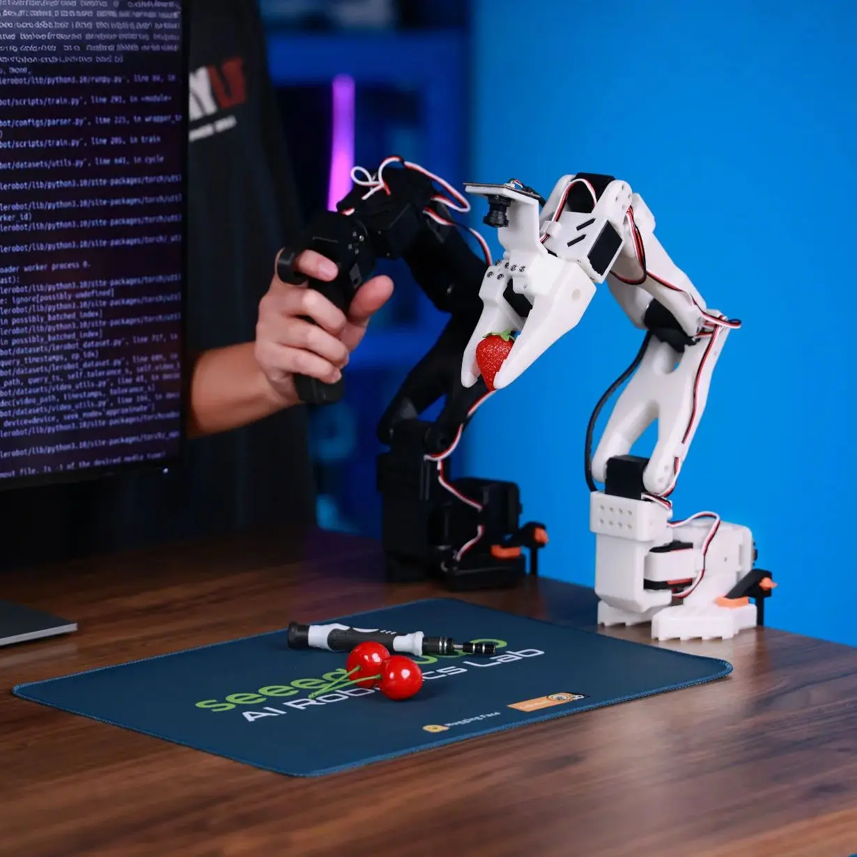 Kit Servomotore Braccio Robotico AI per Imitazione e Apprendimento, Braccio Robotico Open Source SO-ARM101 Pro a Basso Costo per Hugging Face LeRobot (Assemblato) - immagine 2
