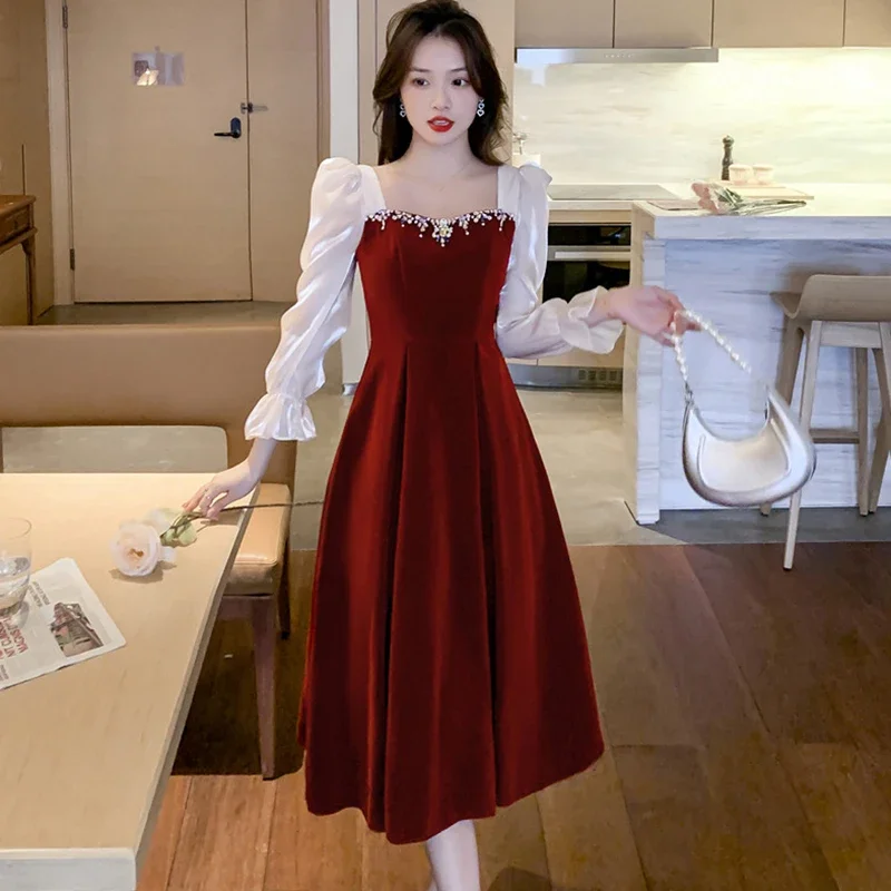 فستان أنيق فاخر من الساتان المخملي الأحمر لعام 202...