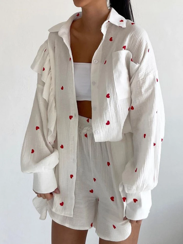 

WeiYao Women Cotton Two Piece Sets Holiday Style Cute Heart Pattern Lapel Pocket Long Sleeve Shirts+Elastic Waist Shorts Suit
