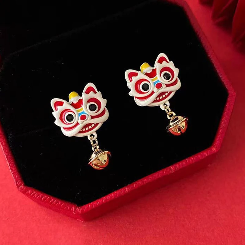 Pendientes colgantes de campana de León rojo para mujer, estilo chino, regalo de año del Dragón, joyería festiva de Año Nuevo, 2024