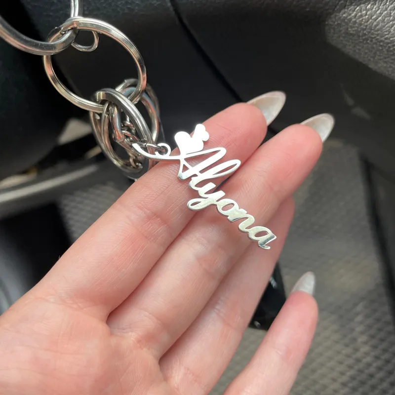 Custom Sculpture Name Keychain For Women Men 316L Stainless Steel Nameplate Key Ring Personalized Jewelry Gift For Boyfriend trendy 316l stainless steel gold dollar index finger buckle joint tail wedding ring for women fashion jewelry accessories gifts