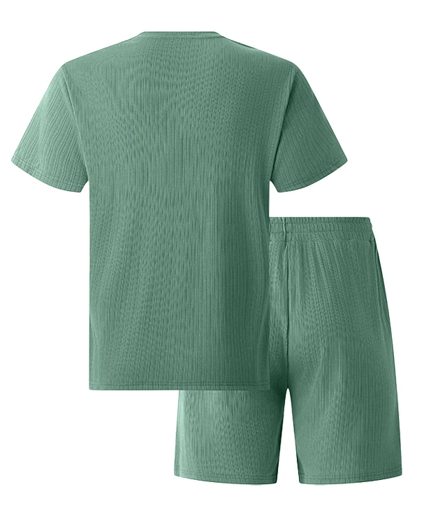 Summer Men’s Short-Sleeved Shirt and Shorts Set – Simple Casual Outdoor Fashion Pullover green back