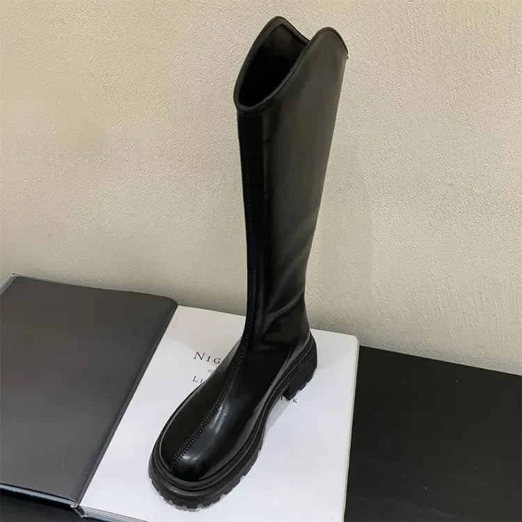 Black color [fleece-lined]