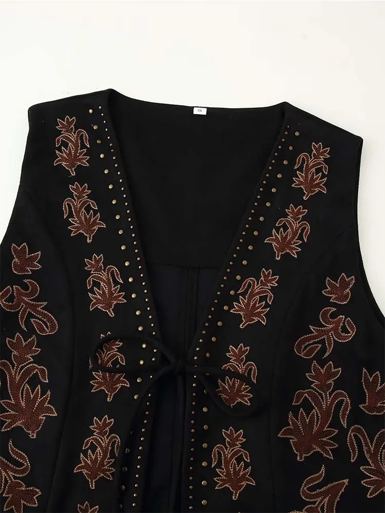 Women Fashion Embroidery Vest Suede Texture V-neck Waistcoat Sleeveless High Street 2025 New Vests Coat Female Tank Top