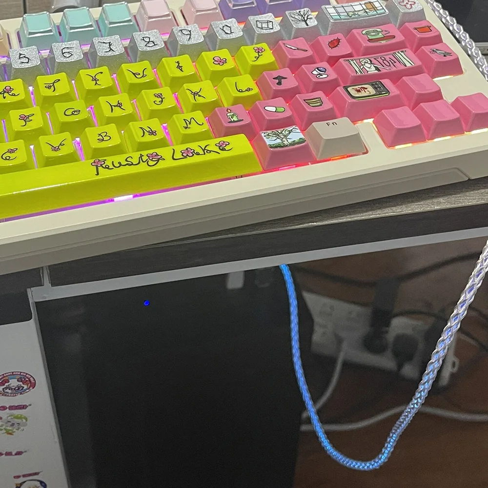 자석식 흡착형 C타입 충전 케이블 ? 단결정 구리 RGB 조명 8K 리턴(자석축 키보드용)