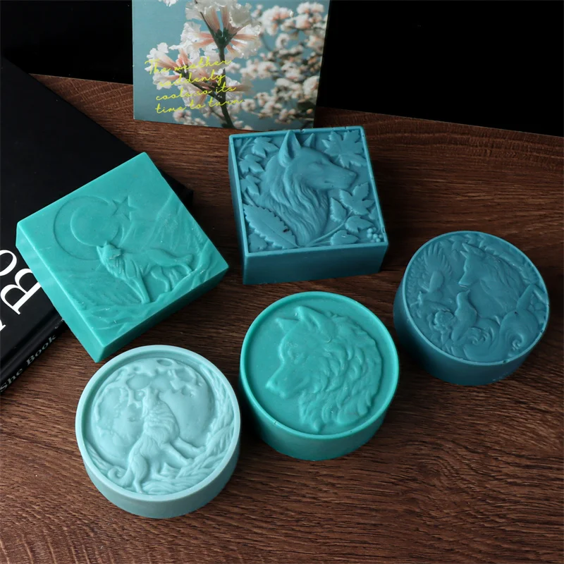 Animal Howling Wolf Shape Silicone Soap Mold DIY Wolf Shape Mountain Forest Animal Resin Plaster Molds Cake Soap Home Decoration