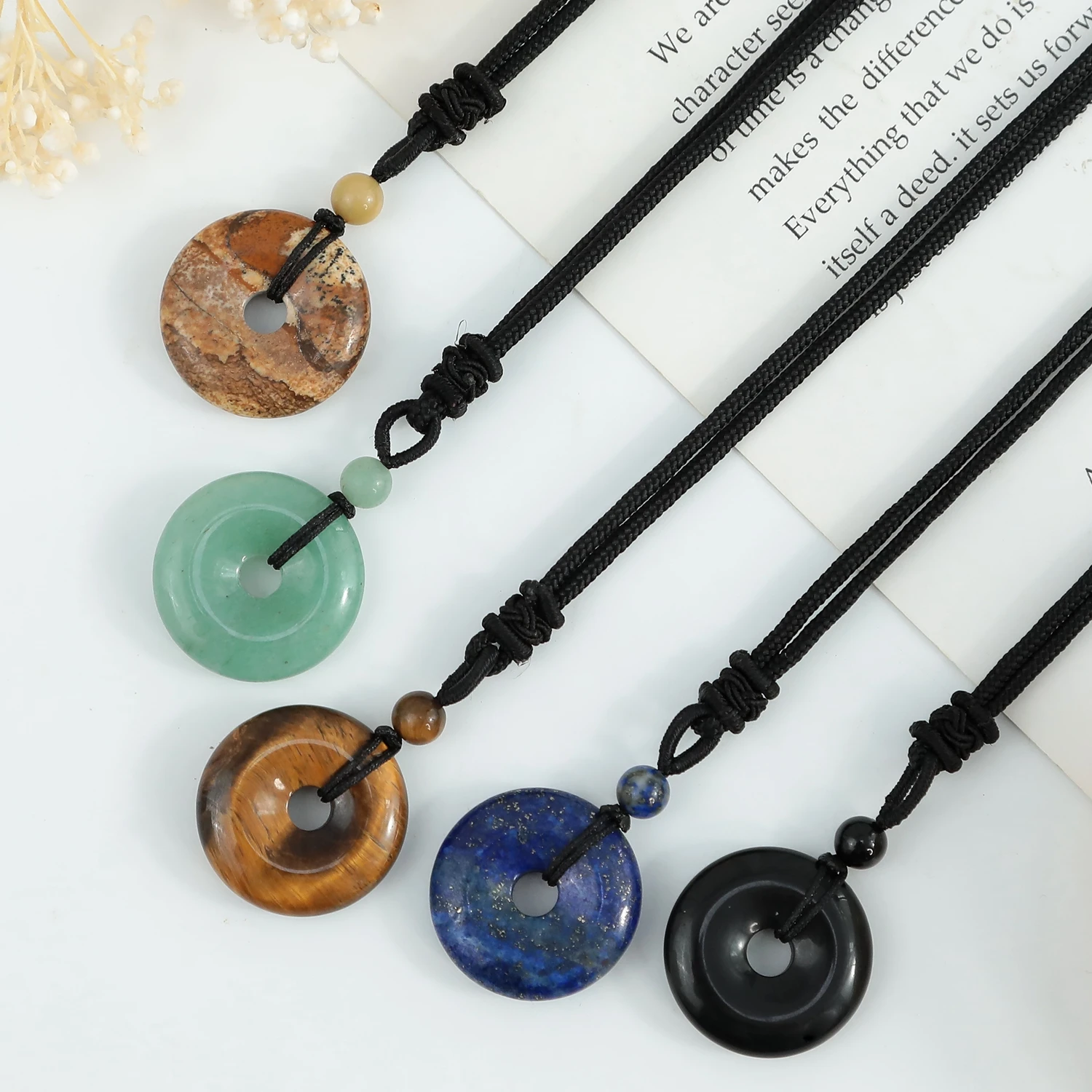 25mm Circle Donut Healing Crystal Quartz Necklace For Women Men Natural Amethyst Stone Amulet Lucky Chakra Coin Charm Pendant