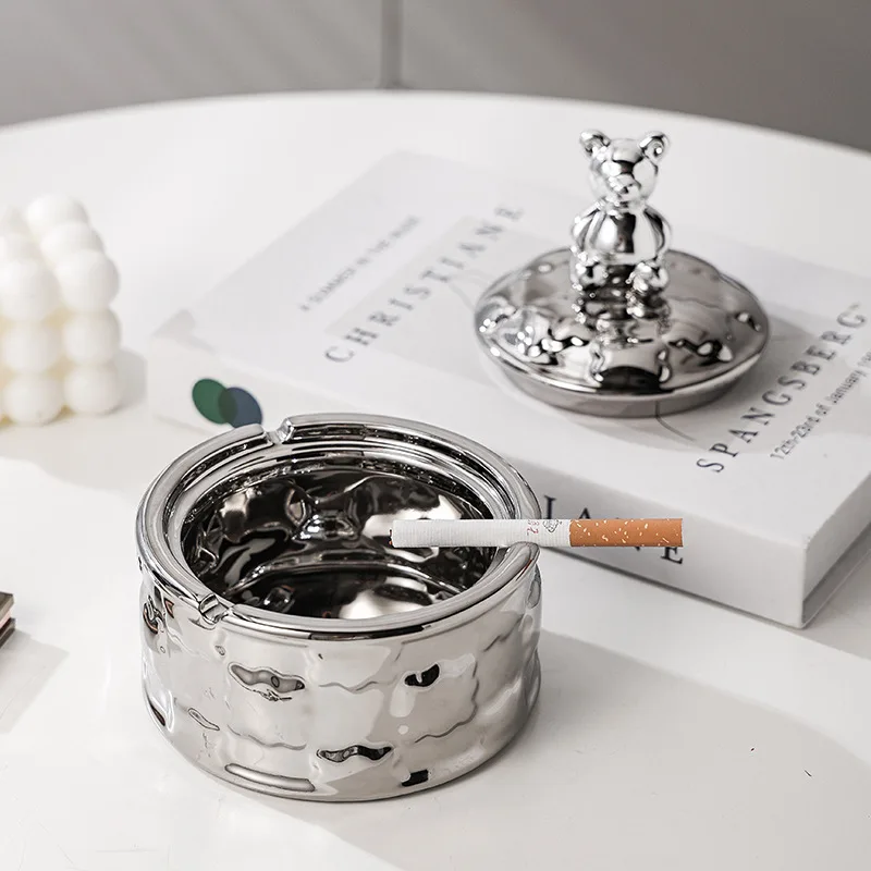 

Nordic light luxury bear cookies embossed ceramic ashtray Home living room with cover flight-proof gray silver ashtray