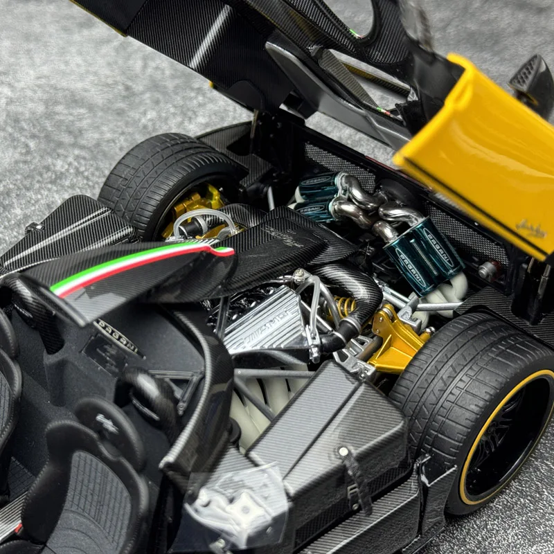 オールモストリアル 1/18 パガーニ　ゾンダ　チンクエロードスター Almost Real AR 1/18 Zonda Cinque Roadster 2009 Limited to