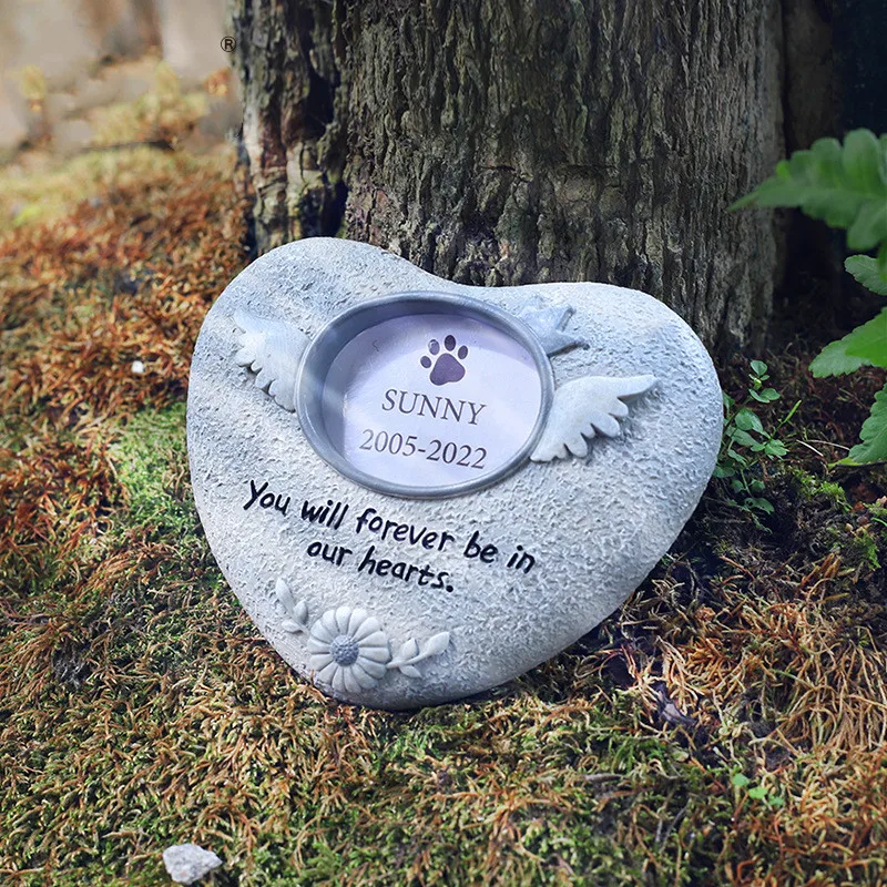 Pietra Commemorativa Per Cane - In Resina, Con Design A Cuore, Per Giardino O Interni - Foto 2