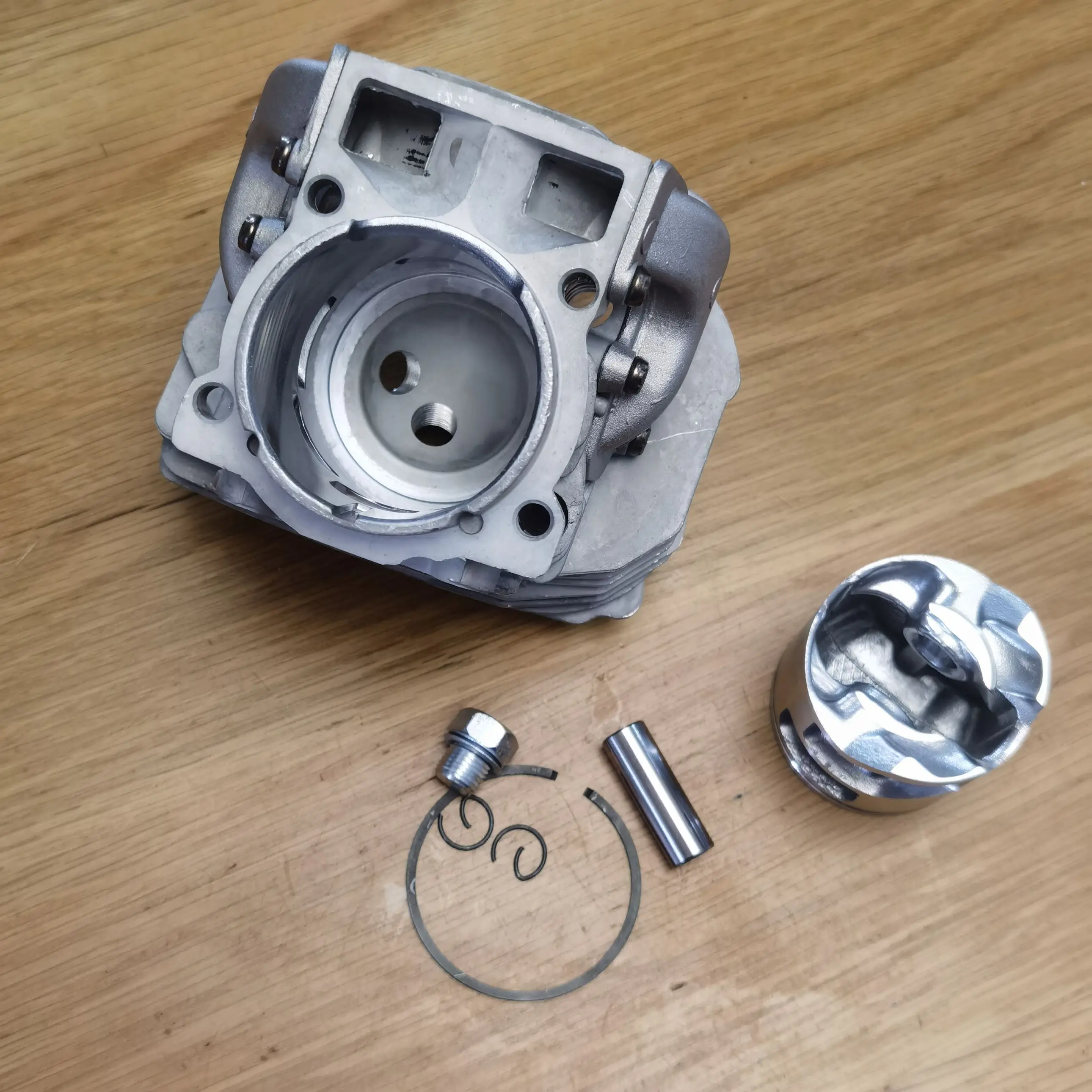 Guarnizione per pistone cilindro originale OEM Husqvarna 555 560 562 XP 510164901 : New World Diamonds
