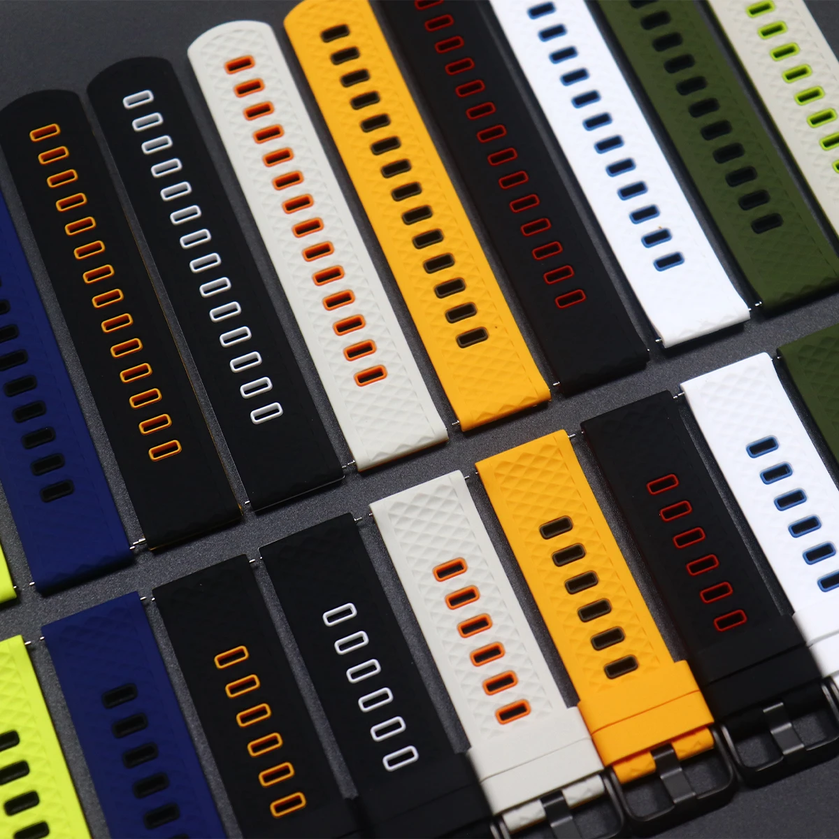 Waterproof Silicone Watch Strap, 22mm - Versatile and Durable Wristband Bracelet Accessory