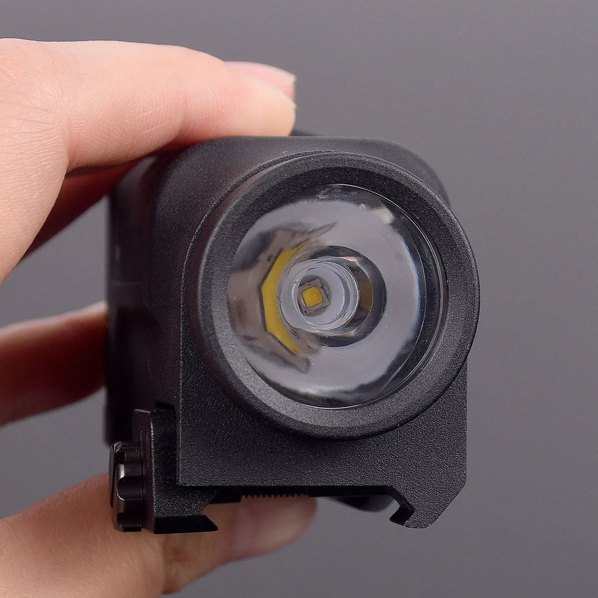 Lampe LED modèle au choix, illustration