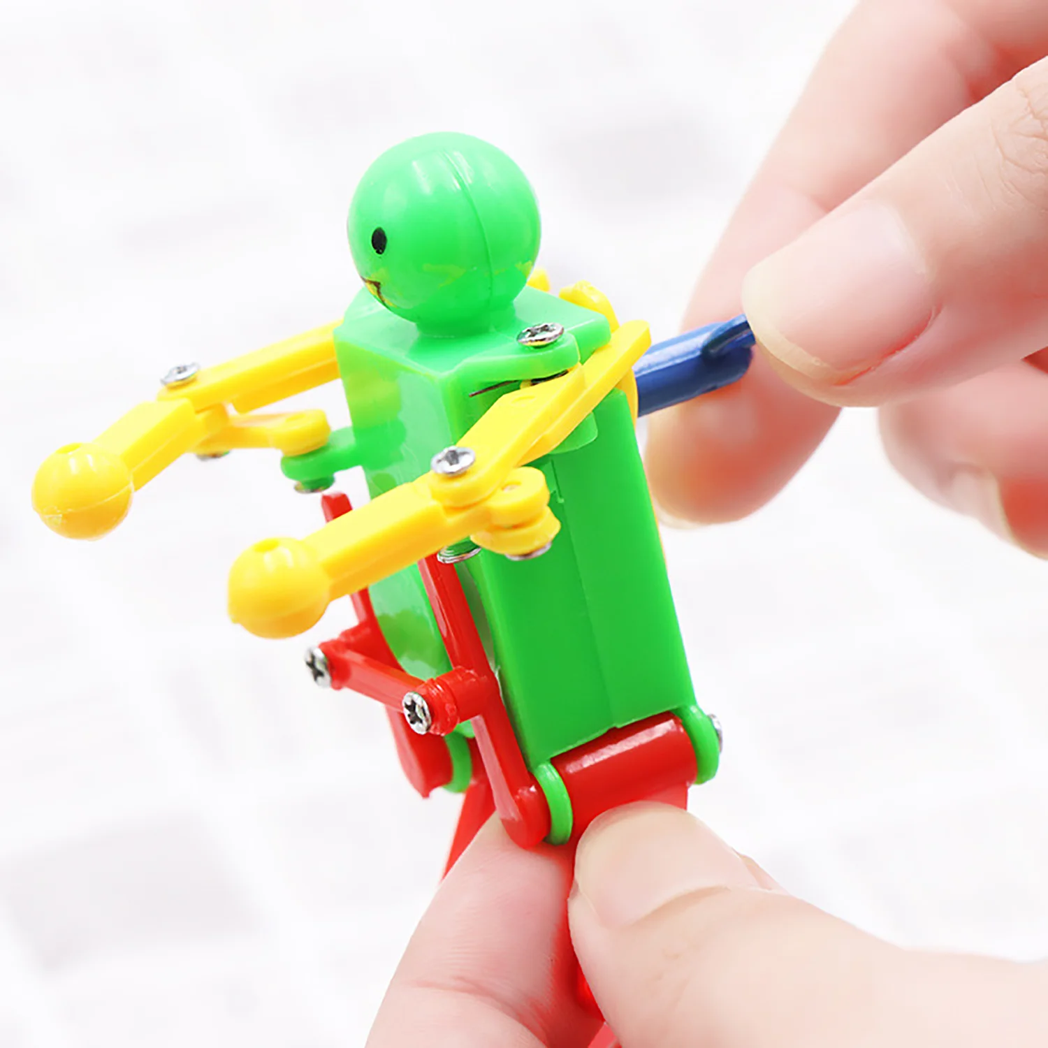 Dance robot, creative winding and twisting buttocks robot toy, addictive and fun entertainment toy