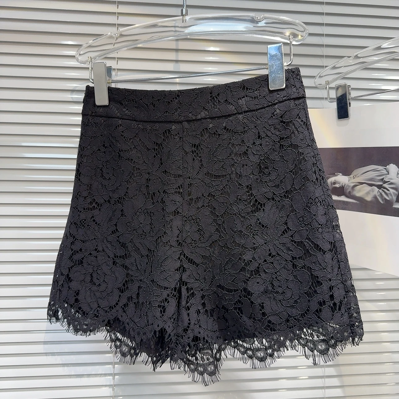 Lace Crocheted Elegant Socialite Shorts 2024 Summer New Versatile Casual Shorts High Waisted Booty Shorts Womens Clothing