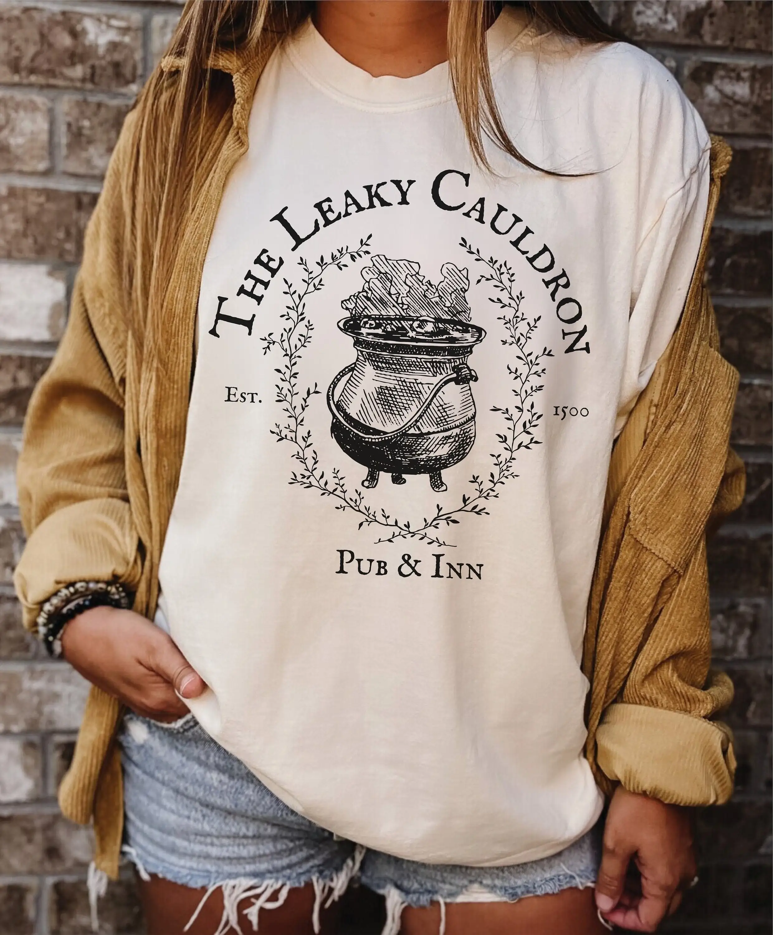 

Vintage Magic Alchemy Jar Print Women T-shirt Funny The Leaky Cauldron Slogan Female Shirt New Popular Holiday Casual Girl Tops