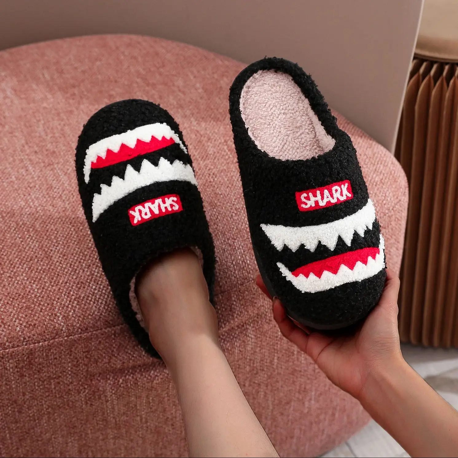 Shark Pattern Embroidery stuffed Home Platform Cozy Fur Slippers Black Warm Non-slip Indoor Slippers Couple Men Women Wearable casual Slippers 5