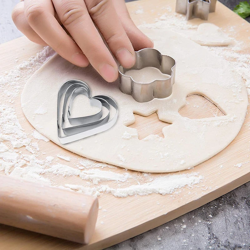 12Pcs Mini Cookie Cutters Set cookie cutter baking mold cookie mould Stainless Steel Biscuit Mold Heart Star Round Flower Biscuit Cutters Kit Cookie Mold Baking Tools