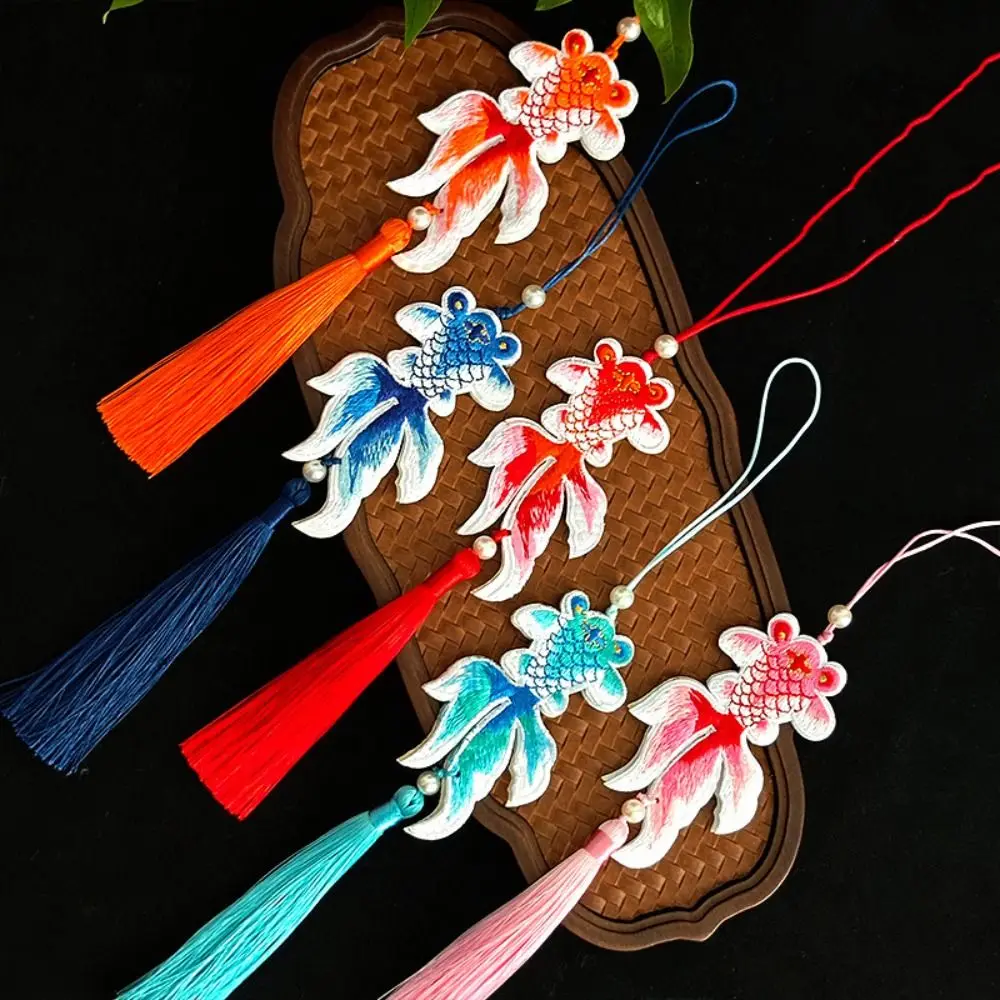 Ancient Style Chinese New Year Decoration Hand Woven Traditional Hanging Koi Fish Pendant Lucky Symbol with Tassel