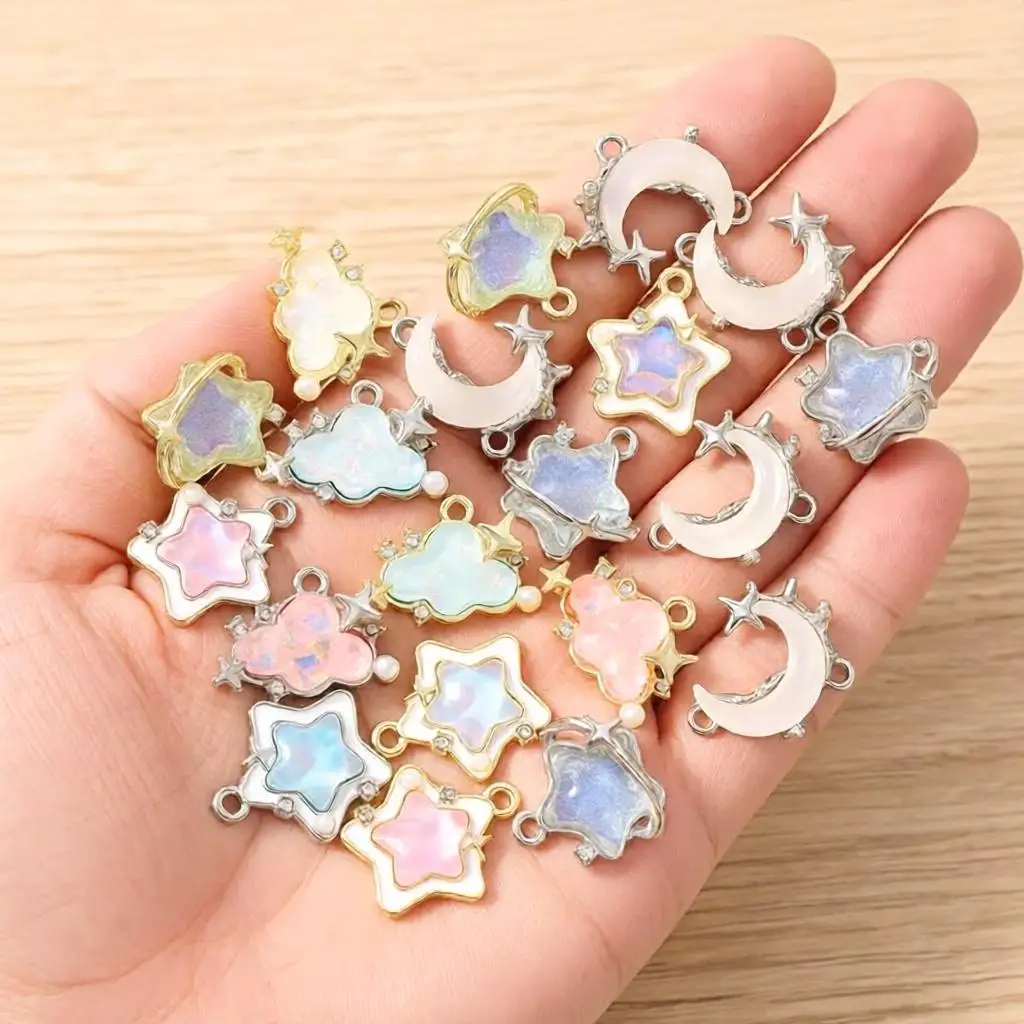 5 Stück Niedliche Kristall-Metall-Anhänger mit Mond-, Stern- und Wolkenmotiven für die Herstellung von Halsketten, Ohrringen, Armbändern, DIY-Bastelarbeiten und Schmuckzubehör