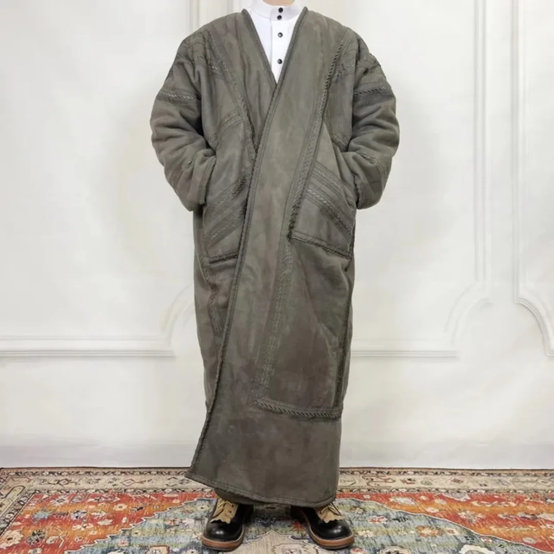 فروة رجالية تراثية طويلة – تصميم شتوي فاخر