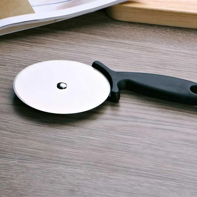 Stainless Steel Round Pizza Cutter