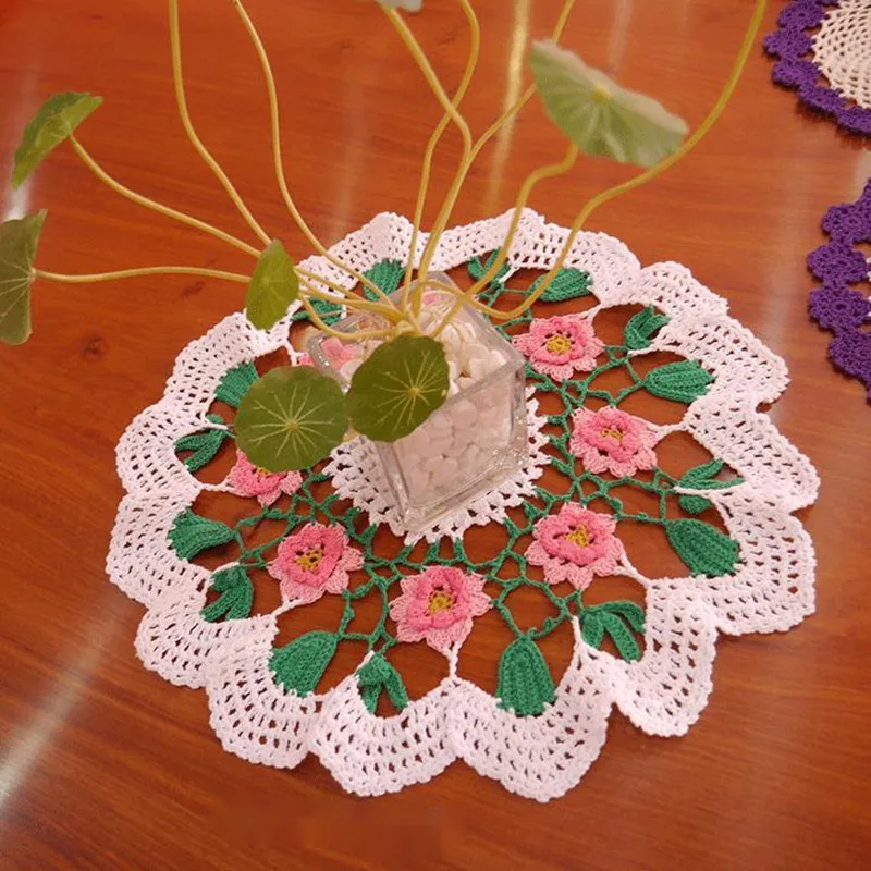 Napperon Rond Fait Main Au Crochet – La Ronde Des Cœurs, Rose Et Blanc, 30 Cm
