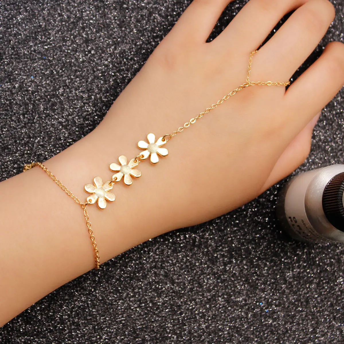 Simple flower Pendant Chain Bracelet Link Connected Gold plated