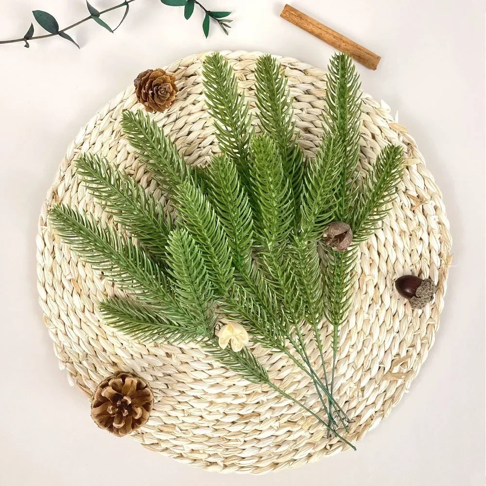 6 Rami Di Pino Artificiali Con Pigne - Decorazioni Natalizie - 35x18 Cm - Verde, In Plastica - Per Ghirlande E Centrotavola