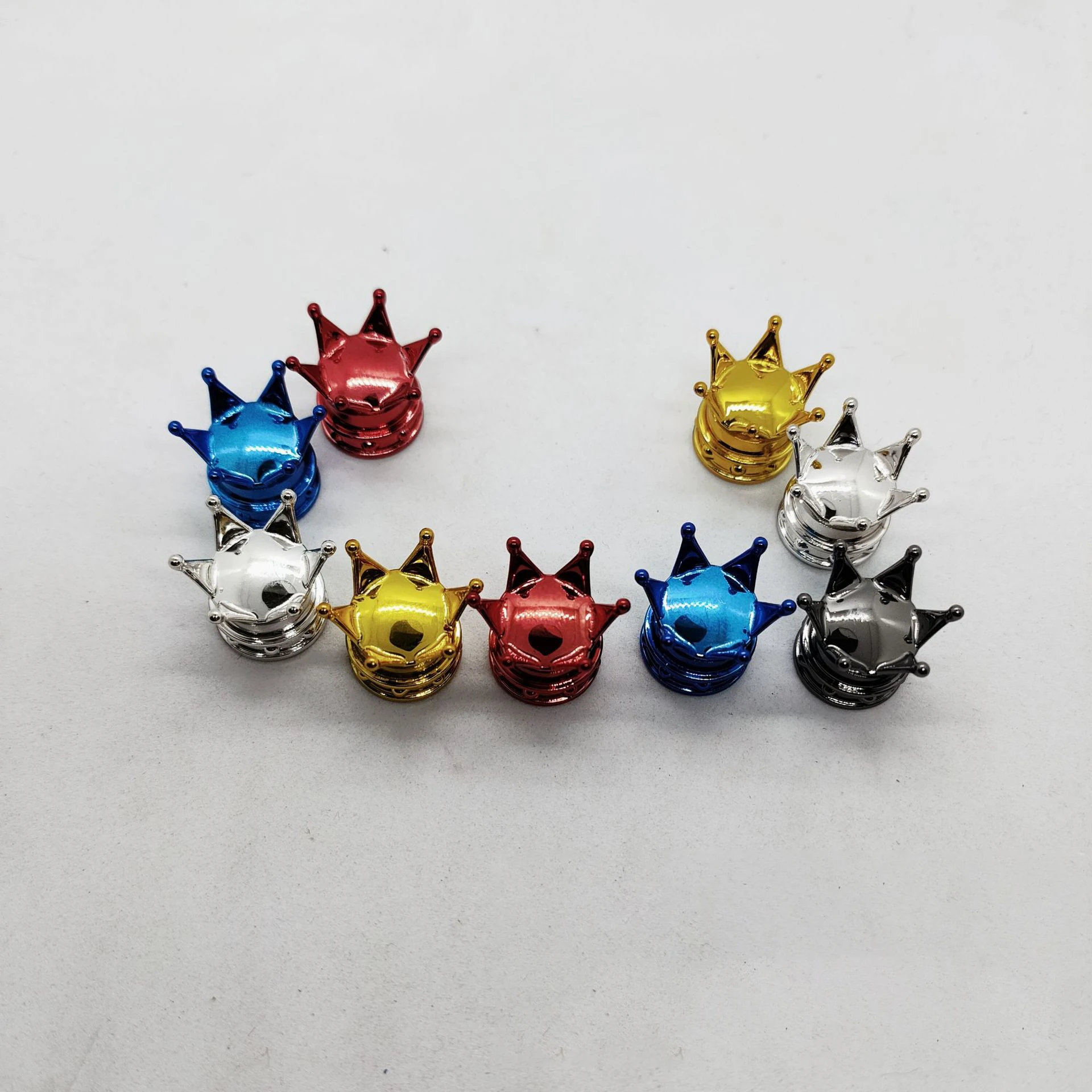 4 PCS Universal Crown Car Wheel Tire Valve Caps Tyre Rim Stem Covers Airdust Waterproof tire valve caps tire valve cap tire stem cover for Car Motorcycle Bling Accessories