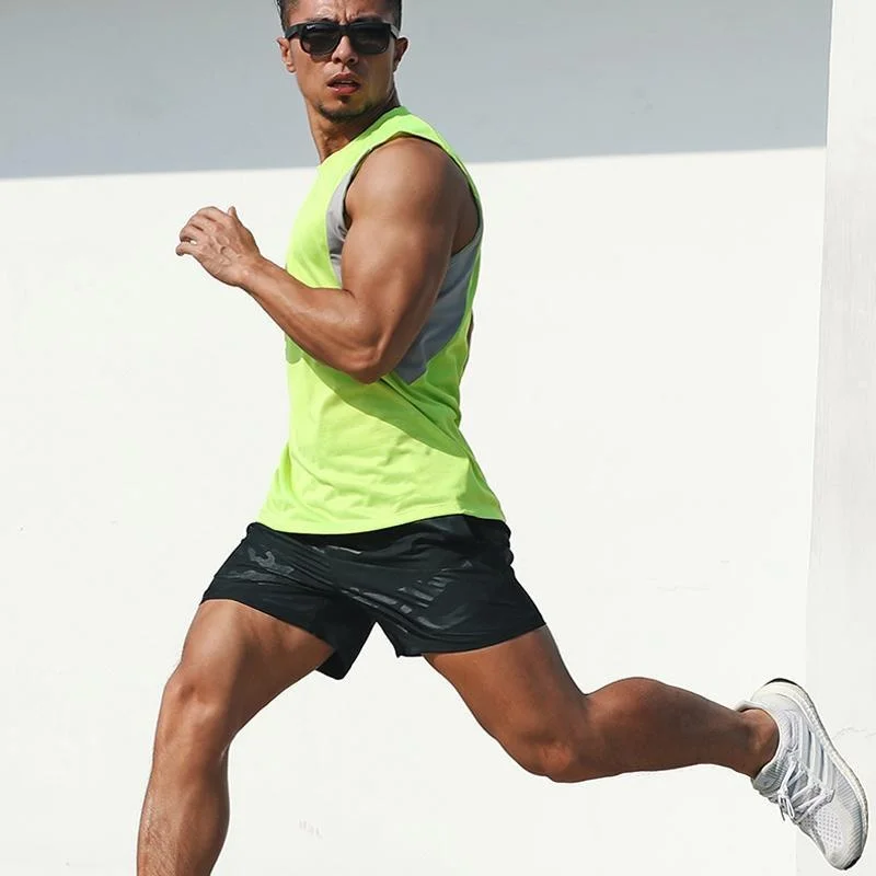 Description Picture 3 of item2024 Fashion Men's Quick Drying Breathable Fit Sports Performance Tank Top Elastic Breathable Sleeveless Tank Top