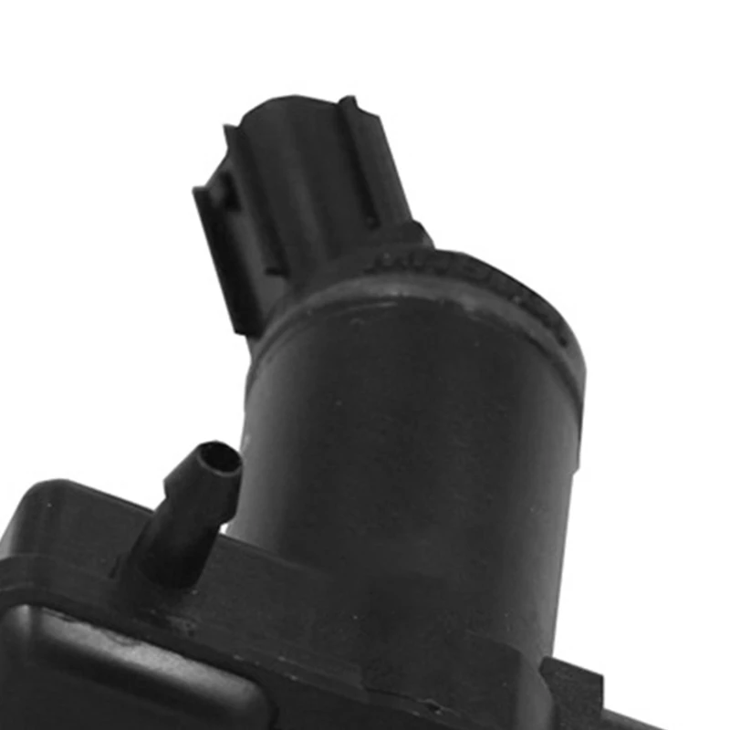 Car Windscreen Washer for Grandis 2004 2005 2006 2009 Replaces MN182397