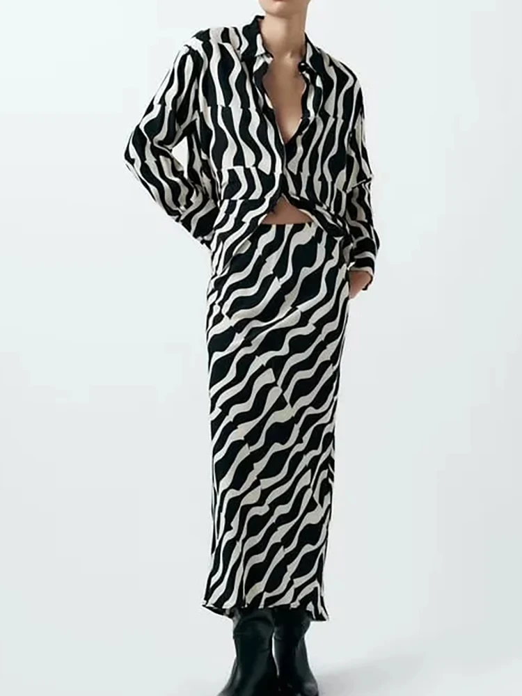 

Womens 2024 Spring Fashion Striped Print Loose Shirts Ladies Turn-Down Collar Casual Streetwear Summer Long Blouse Tops