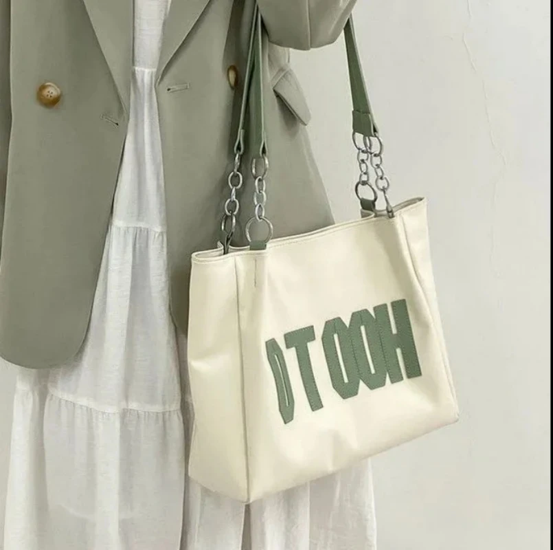 High quality bag for women in autumn and winter, new trendy and fashionable tote bag, versatile in ins, large capacity commuting