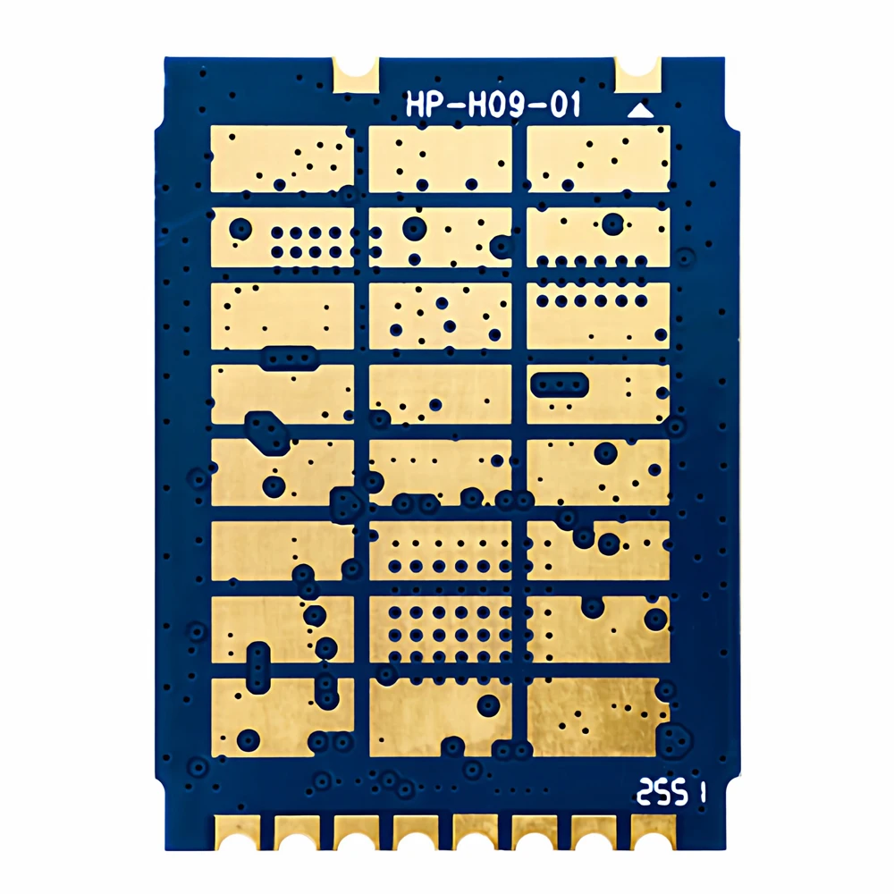 Module WiFi 5.8G RTL8812EU haute puissance installé sur un drone FPV, câbles et antennes branchés