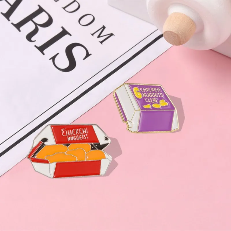 

Эмалированная булавка в виде куриных Nuggets, индивидуальная продукция, булавка для лацкана, булавка, значок, мультяшное ювелирное изделие, подарок для детей, друзей