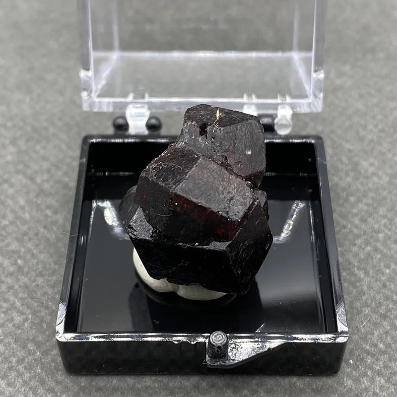 100% natural Garnet pedras e cristais minerais espécime cura cristais pedras de quartzo  + Box 35*35*35mm