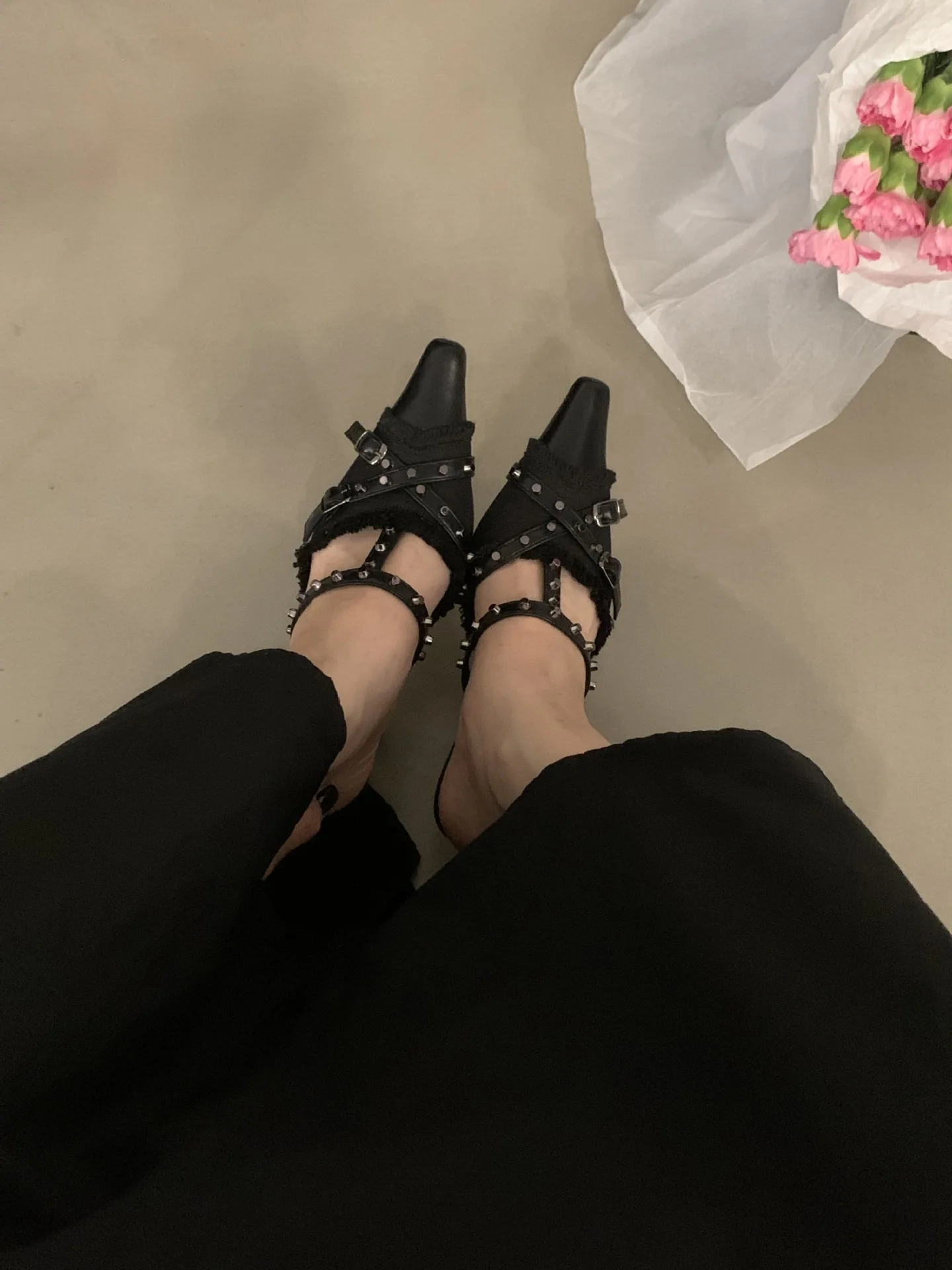 Autumn New Pointed Niche Design with Rivets, Slim Heels, High Heels, Sandals, and Versatile Slippers for Women's Shoes