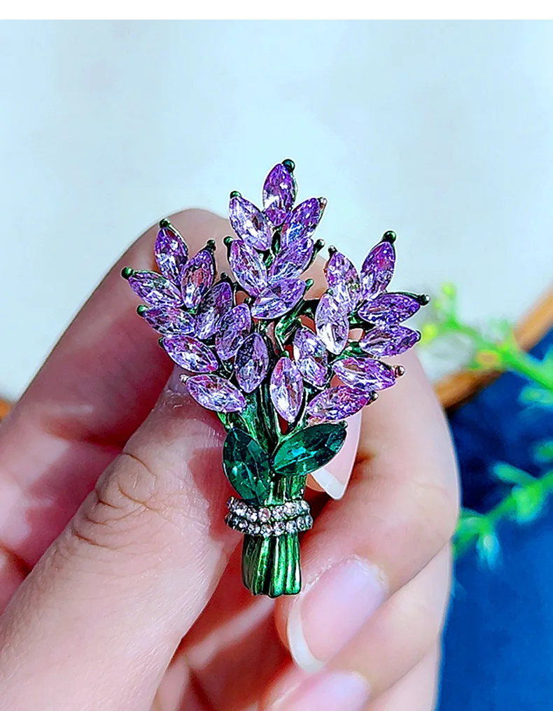 Broche Bouquet De Lavande En Métal Doré Avec Pierre Violette Et Strass - Neuf Sans Emballage