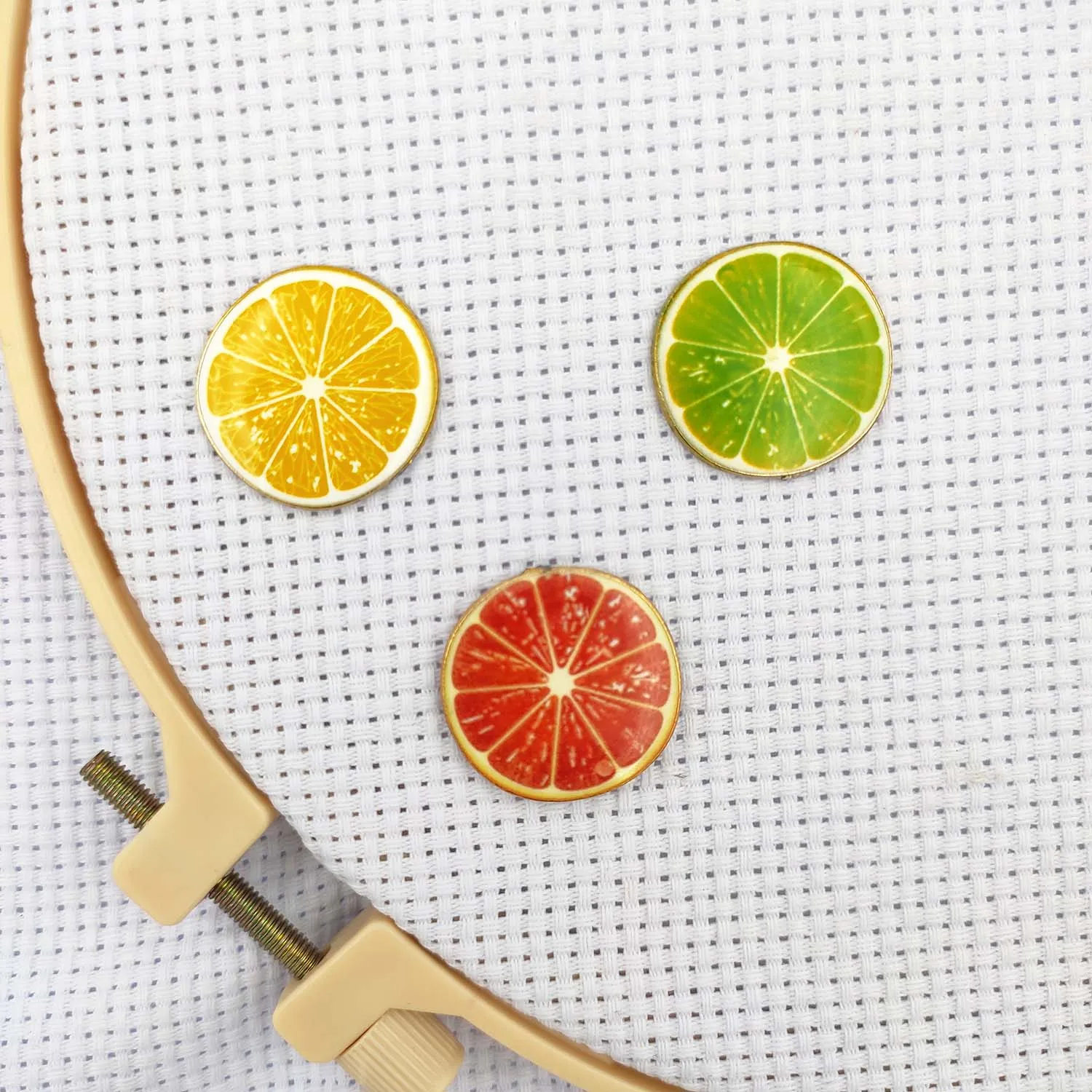 

Needle Minder Magnetic Set of 3 Fruit Needle Magnet Pin Holder Cross Stitch Embroidery Project DIY Needle Keeper Finder Sewing