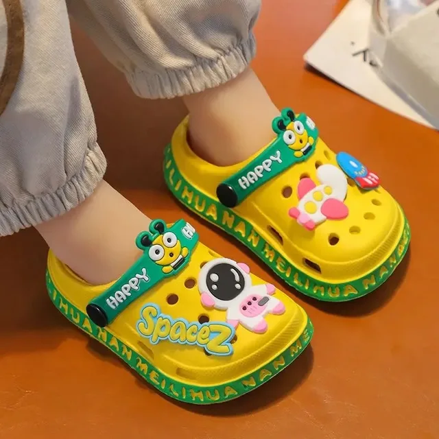 Kids' Crocs Cartoon Baby Soft-Sole Sandals – Ultra-Light Non-Slip Infant Closed-Toe Sandals for Boys and Girls, Beach Shoes 4