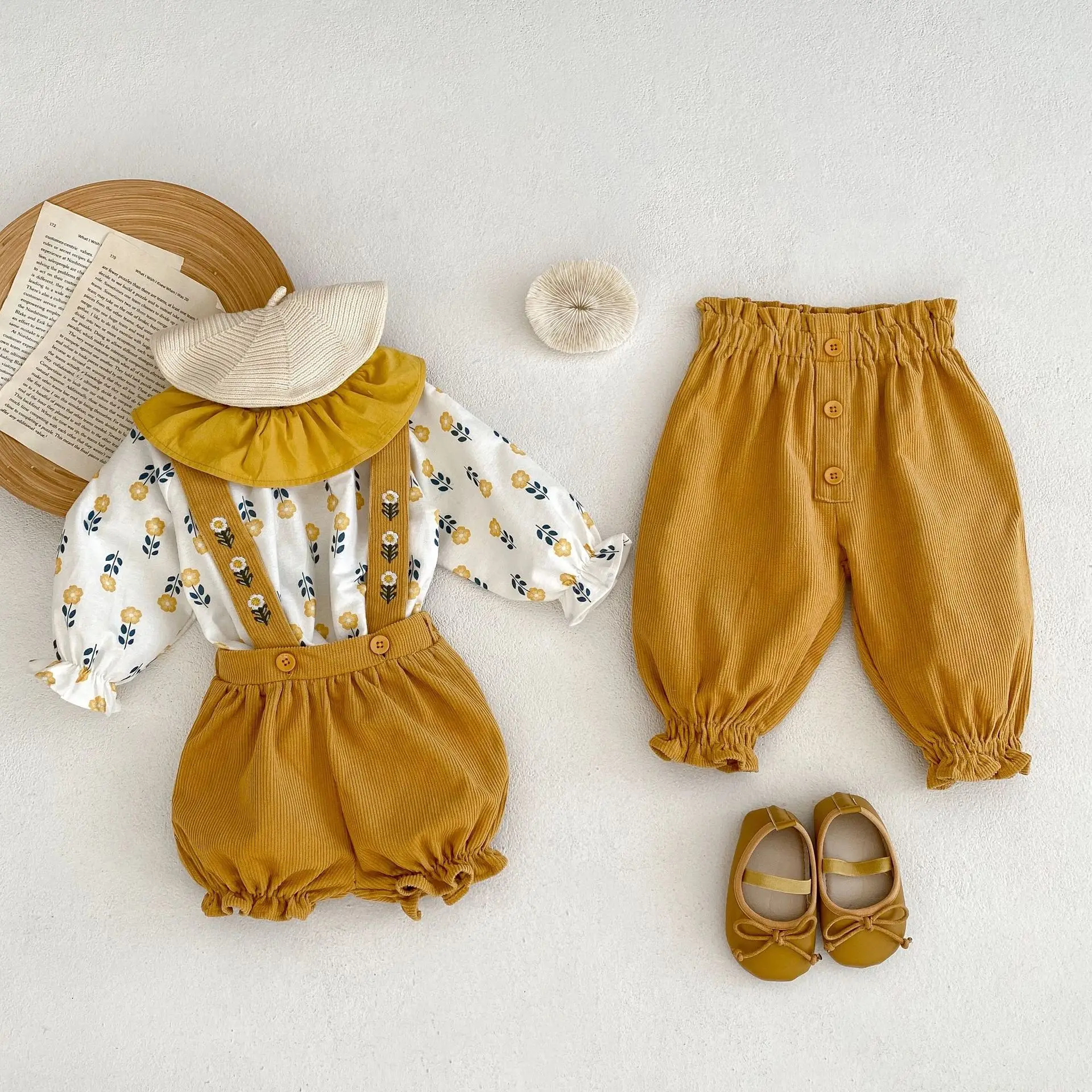 

2023 Autumn Kids Toddler Baby Girls Floral Long Sleeve Tops Corduroy Suspender Shorts Solid Casual Pants 3Pcs Clothing Sets