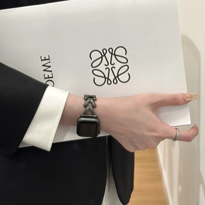 Elegant Metal Strap for Apple Watch – Premium Women's Watchband Bracelet