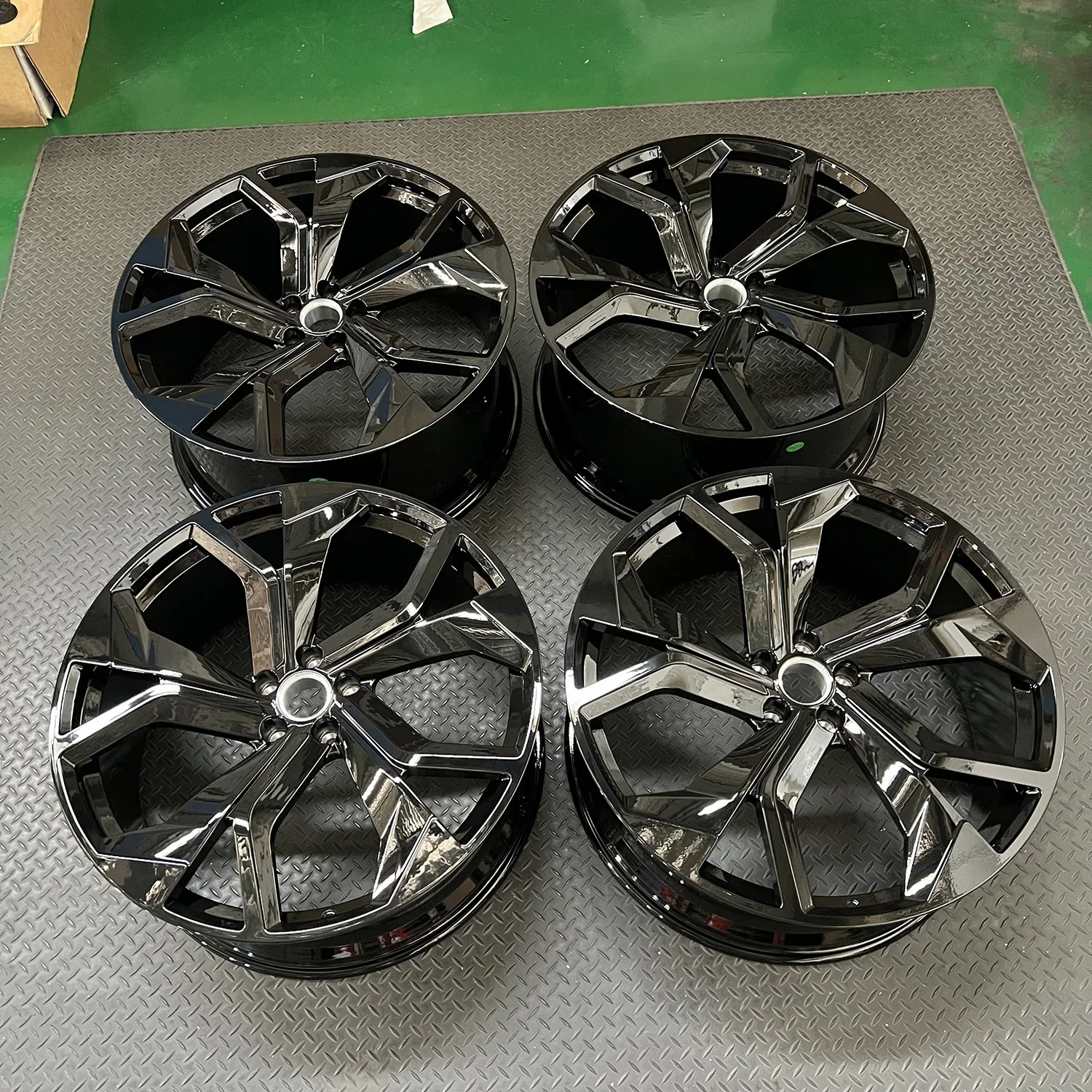 YQ Gloss Black Forged Wheels For Audis RS Q8 21 22 23 24 inch 5X112 5X114.3 5X120 T6061 Alloy Racing Car