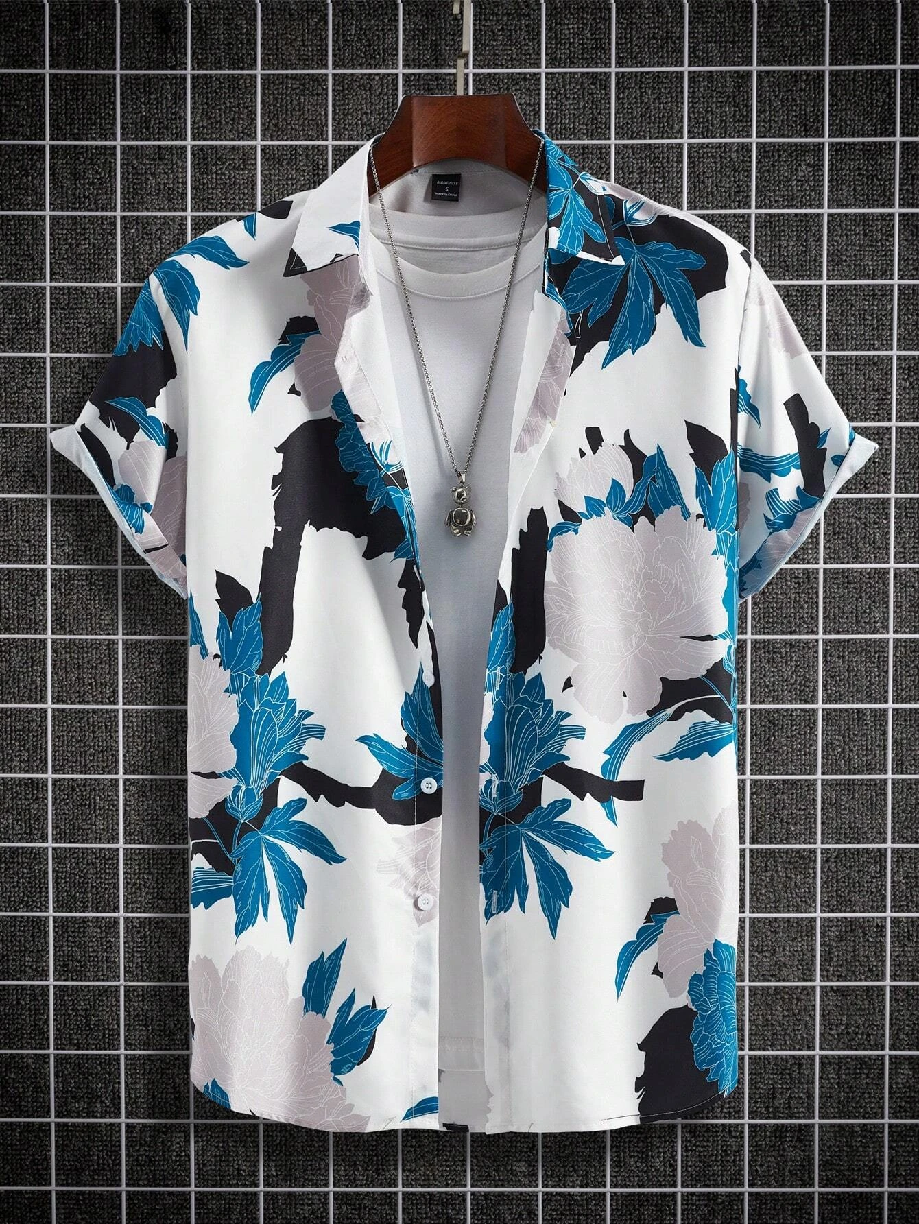 

Hawaiian palm tree print pattern men's short-sleeved shirt fashionable seaside beach lapel top