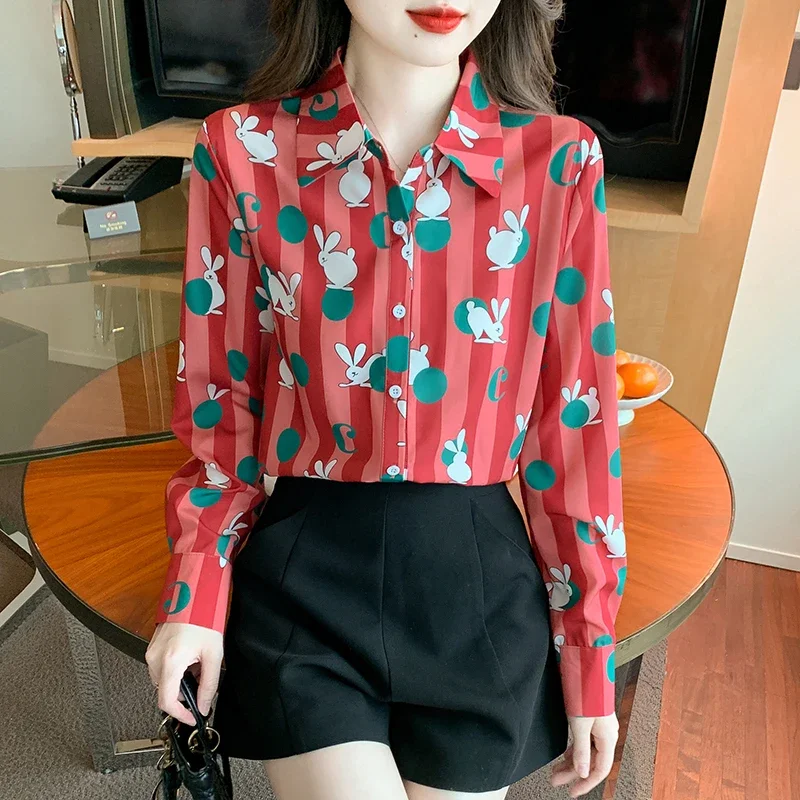

Женская атласная рубашка с длинным рукавом, новинка, модная Повседневная Блузка В южнокорейском стиле с лацканами, однобортный Топ с принтом