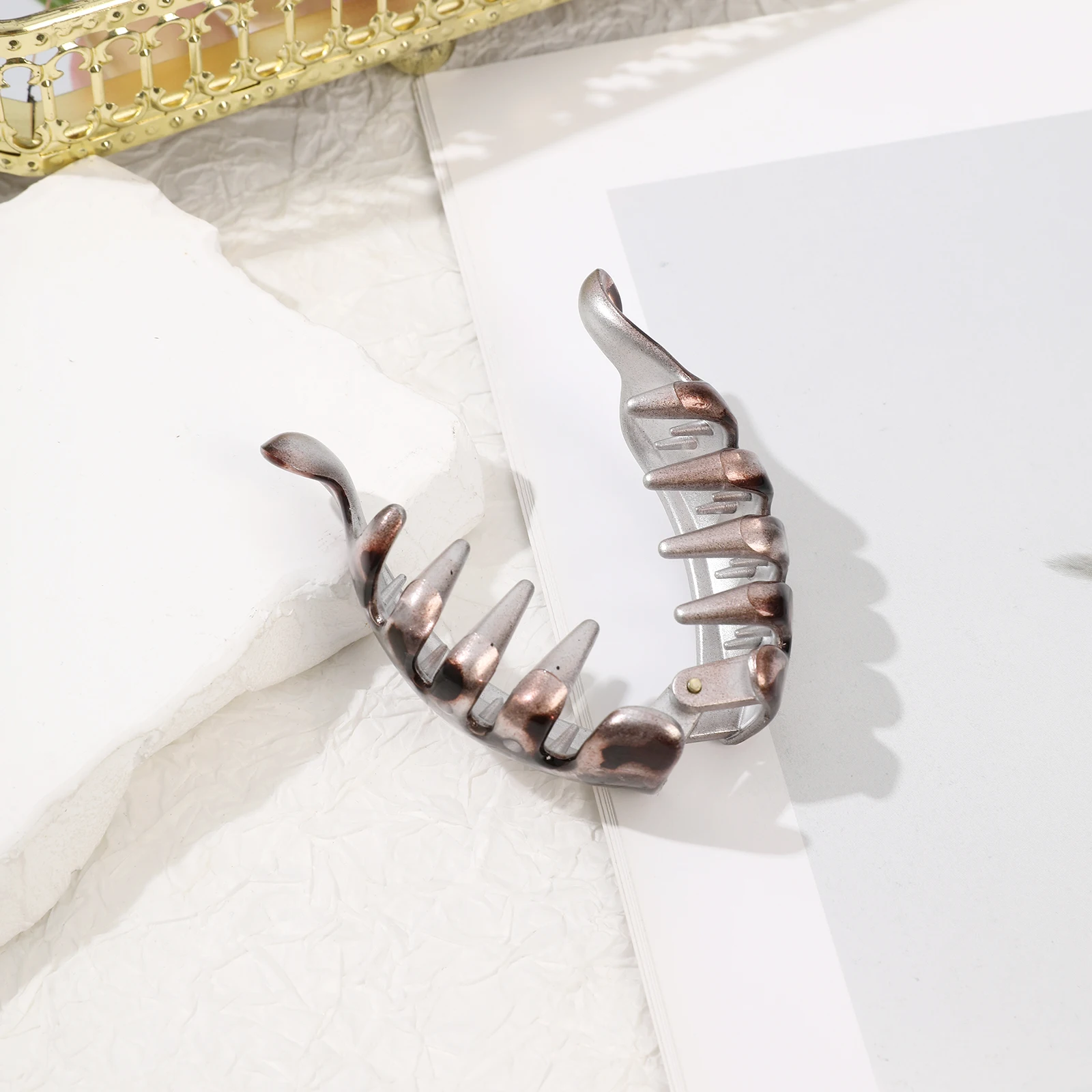 1pc Leopard Ponytail Clip Banana Hair Clips Simple Non-Slip Hairpins for Women Girls Bath Ponytail Holder Headwear Barrettes